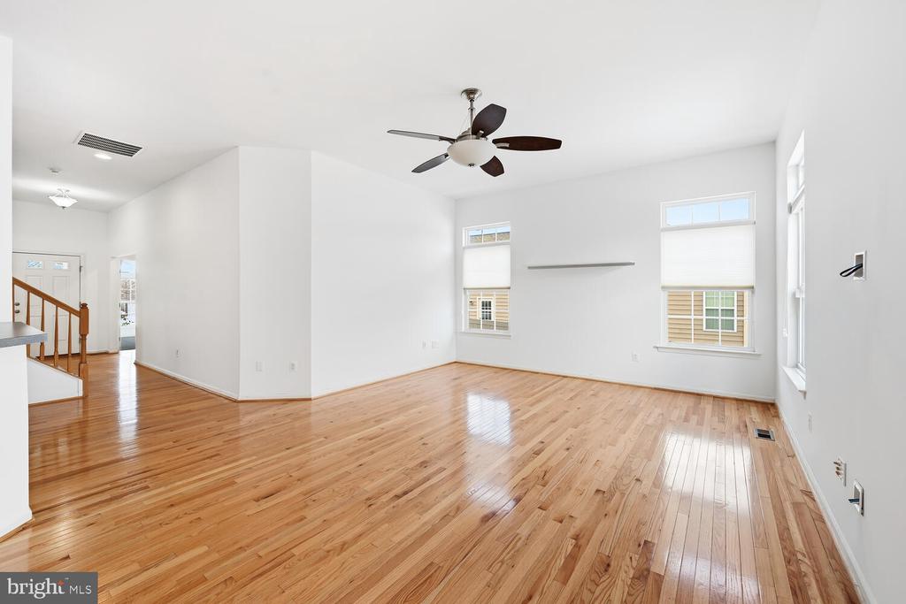 206 CAMELOT DRIVE