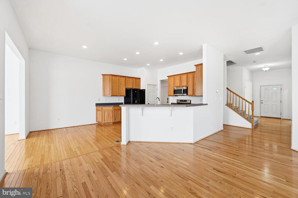 206 CAMELOT DRIVE