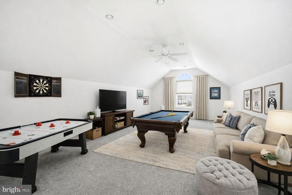 206 CAMELOT DRIVE