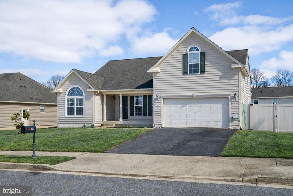 206 CAMELOT DRIVE