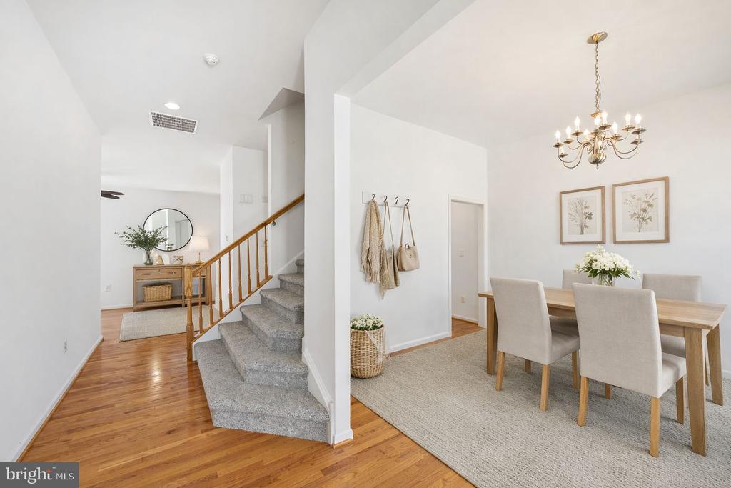206 CAMELOT DRIVE