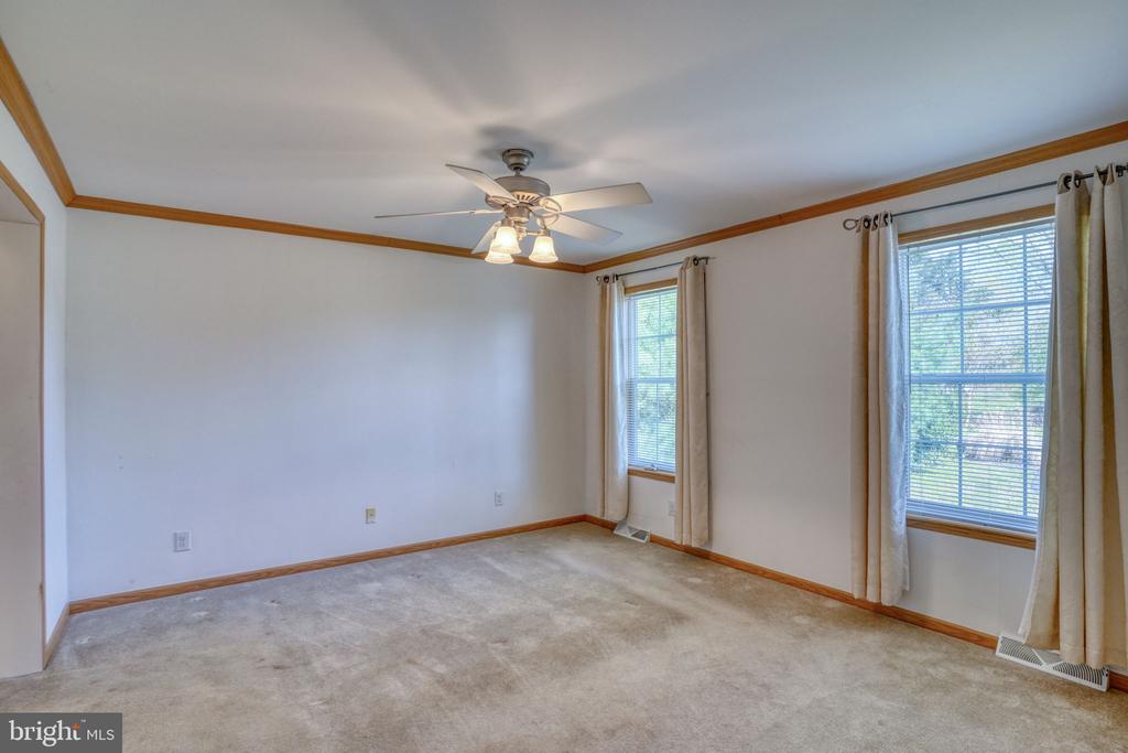 31729 W EDGE ROAD