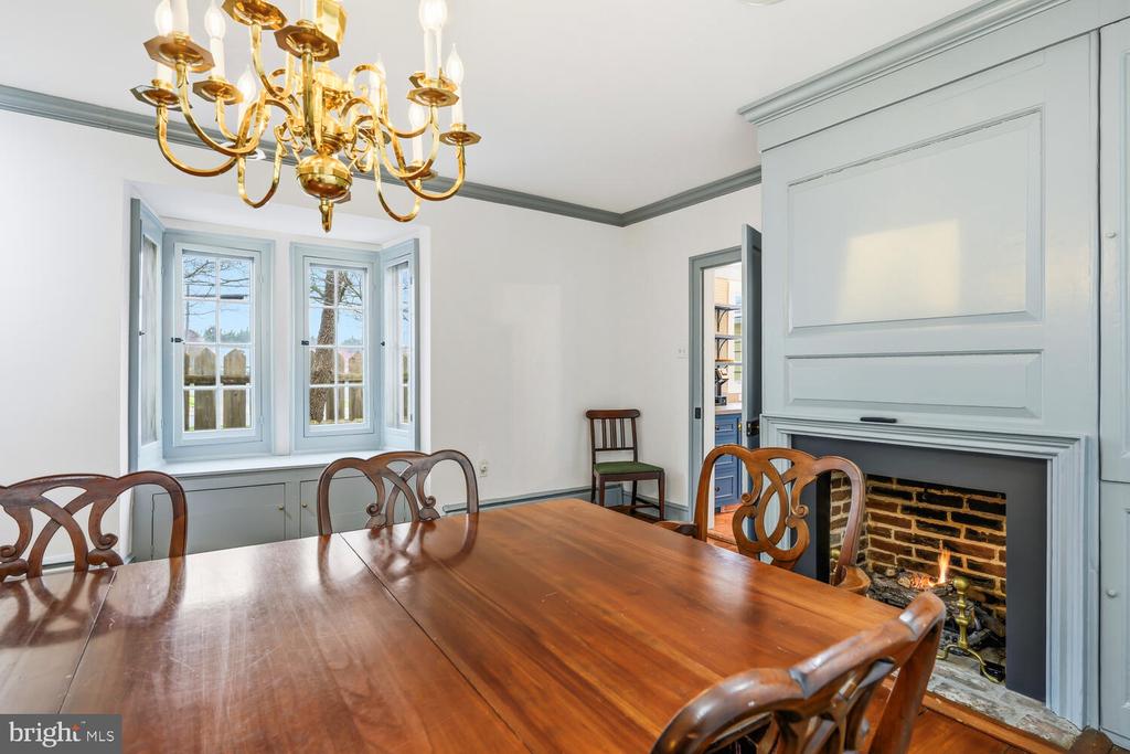 106 QUEEN STREET S