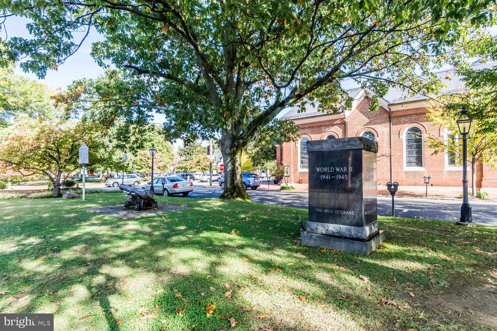 106 QUEEN STREET S