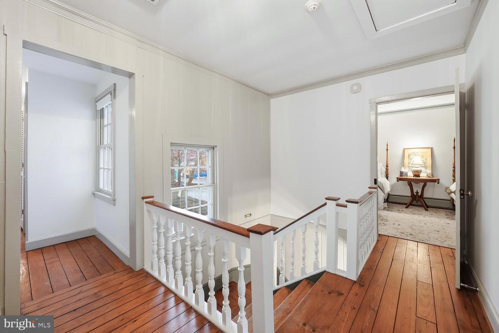106 QUEEN STREET S