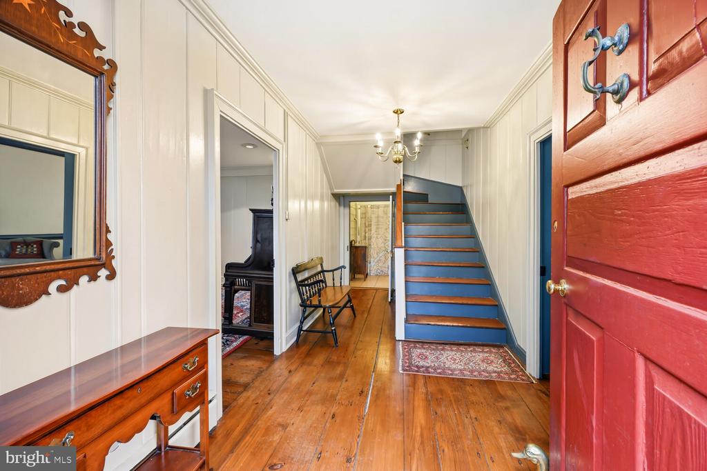 106 QUEEN STREET S