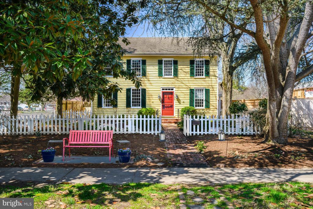 106 QUEEN STREET S
