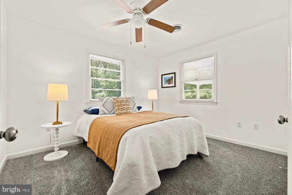 9126 FAIRLEE ROAD