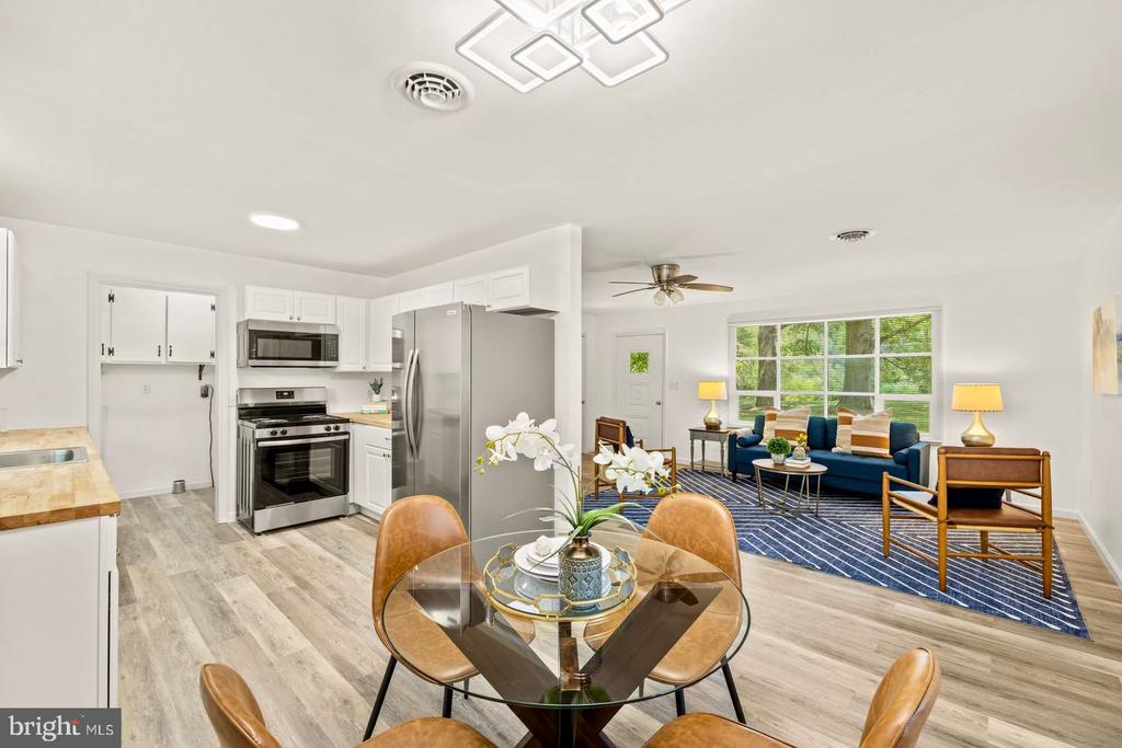 9126 FAIRLEE ROAD