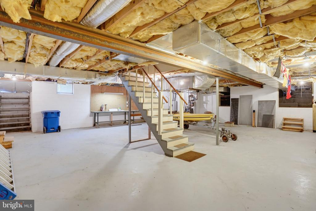 7903 RADCLIFFE ROAD