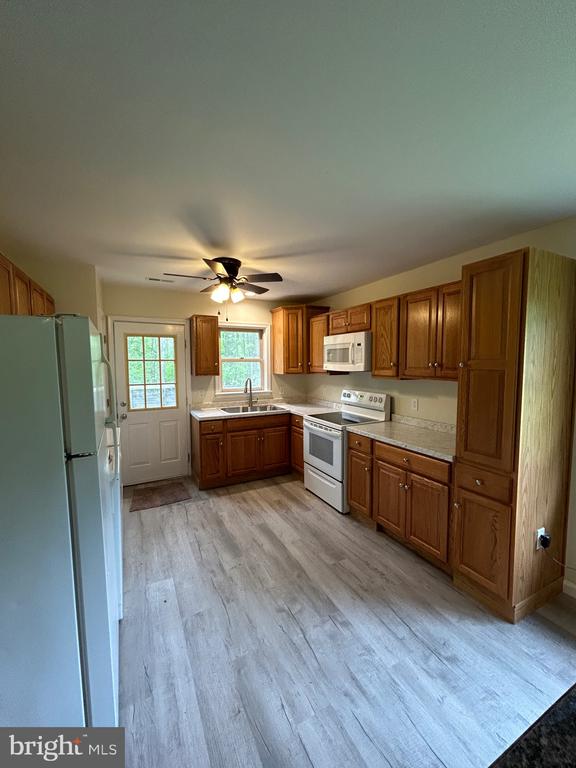 22427 CROSS ROAD