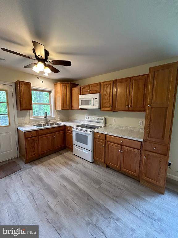 22427 CROSS ROAD