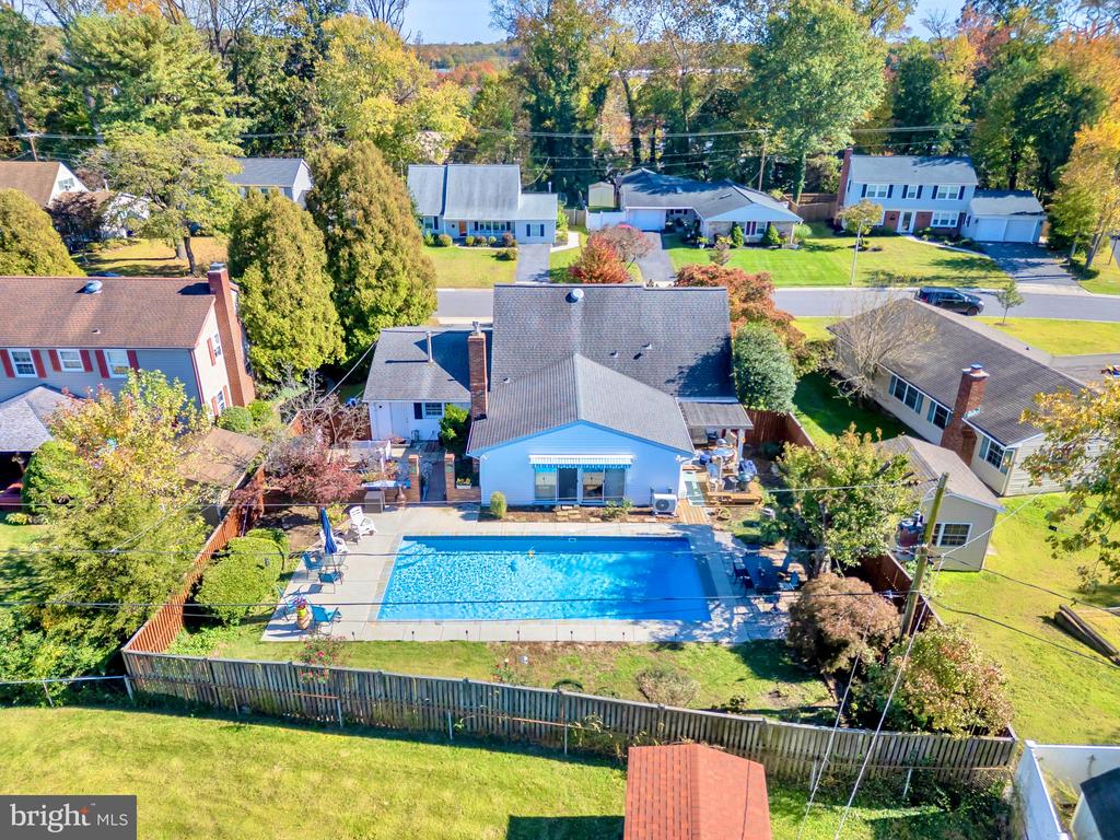 2228 HINDLE LANE