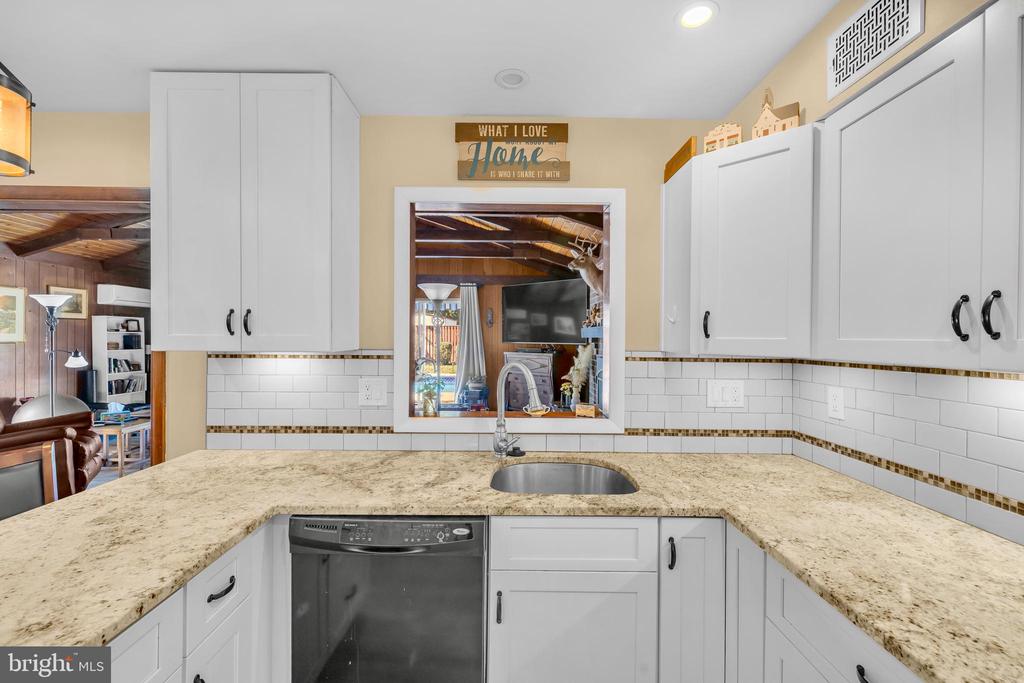 2228 HINDLE LANE