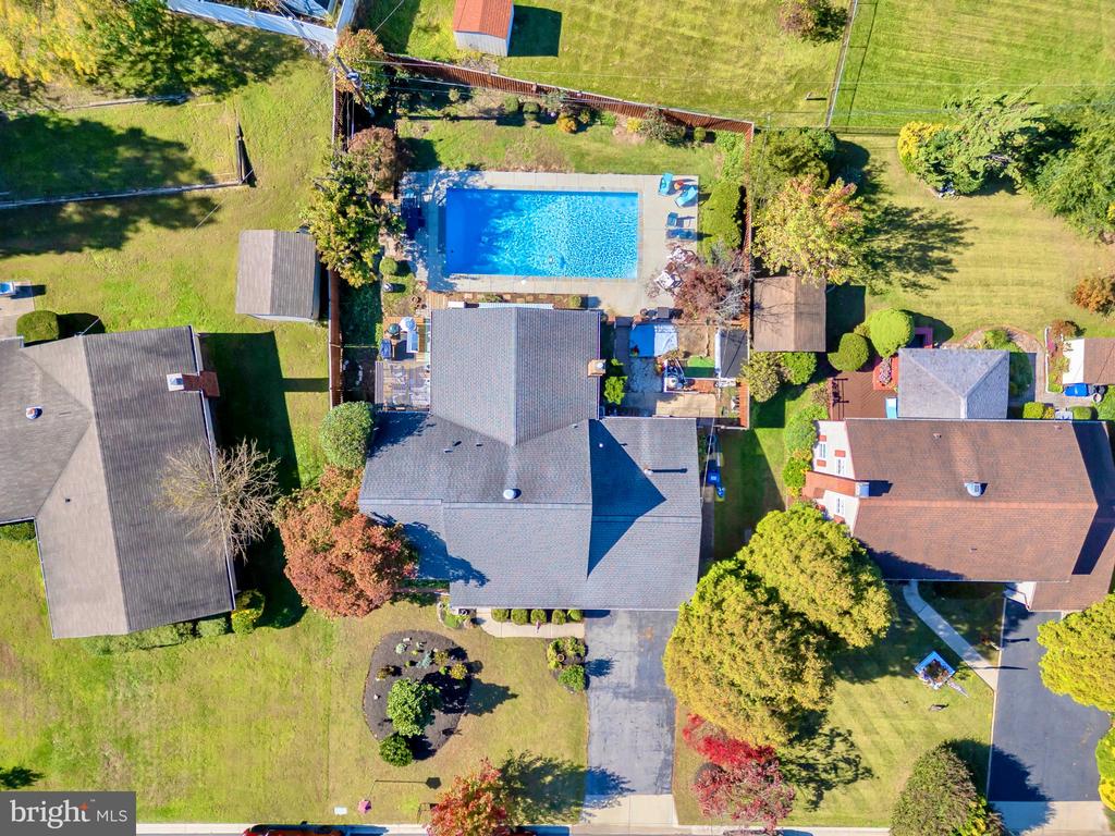 2228 HINDLE LANE