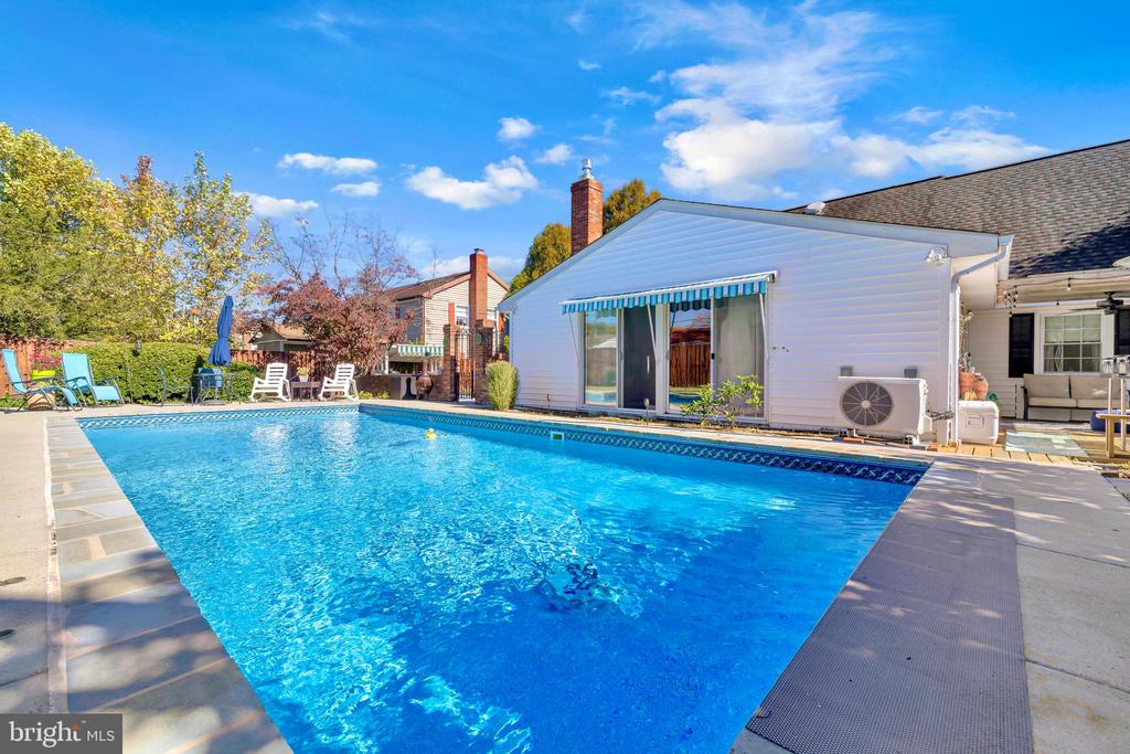 2228 HINDLE LANE