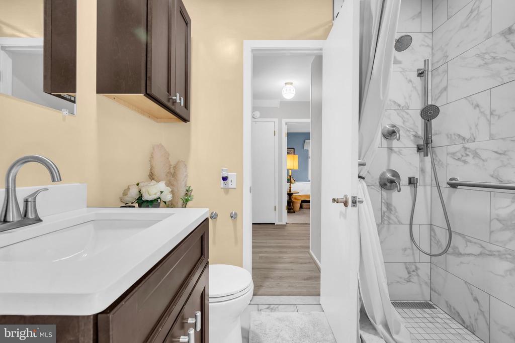 2228 HINDLE LANE