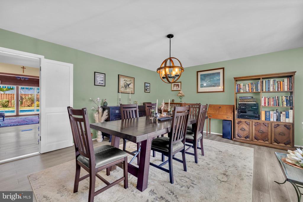 2228 HINDLE LANE