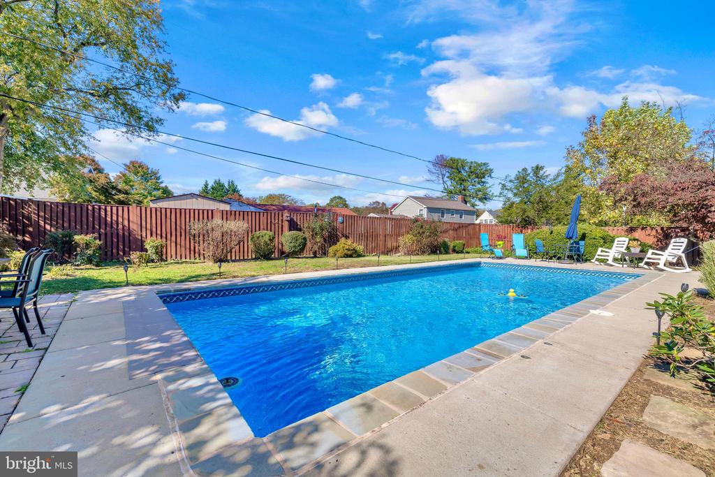 2228 HINDLE LANE