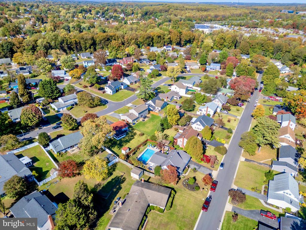2228 HINDLE LANE