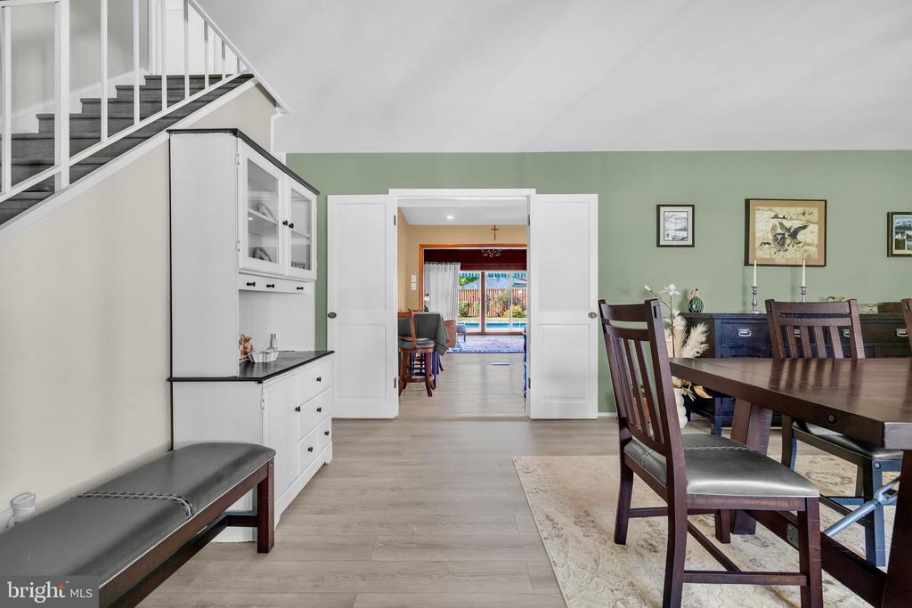 2228 HINDLE LANE