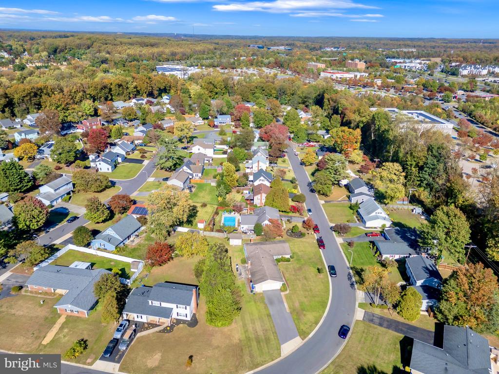 2228 HINDLE LANE