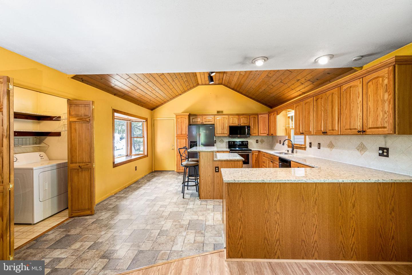 200 Queens Colony High Rd