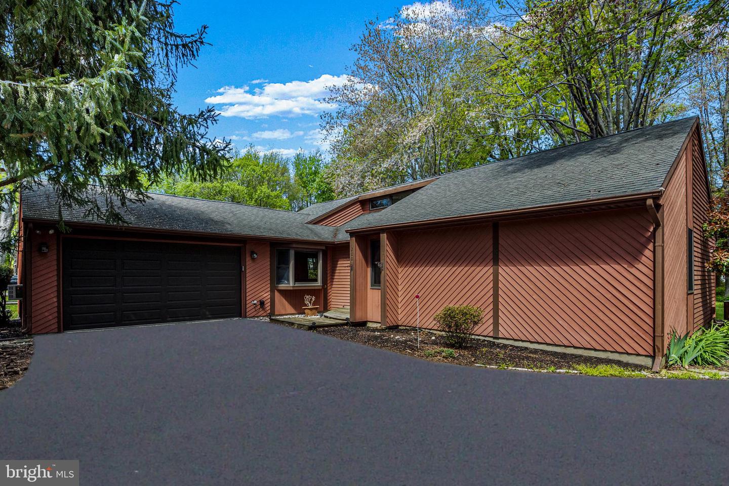 200 Queens Colony High Rd