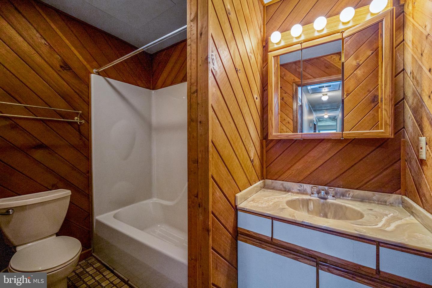 200 Queens Colony High Rd