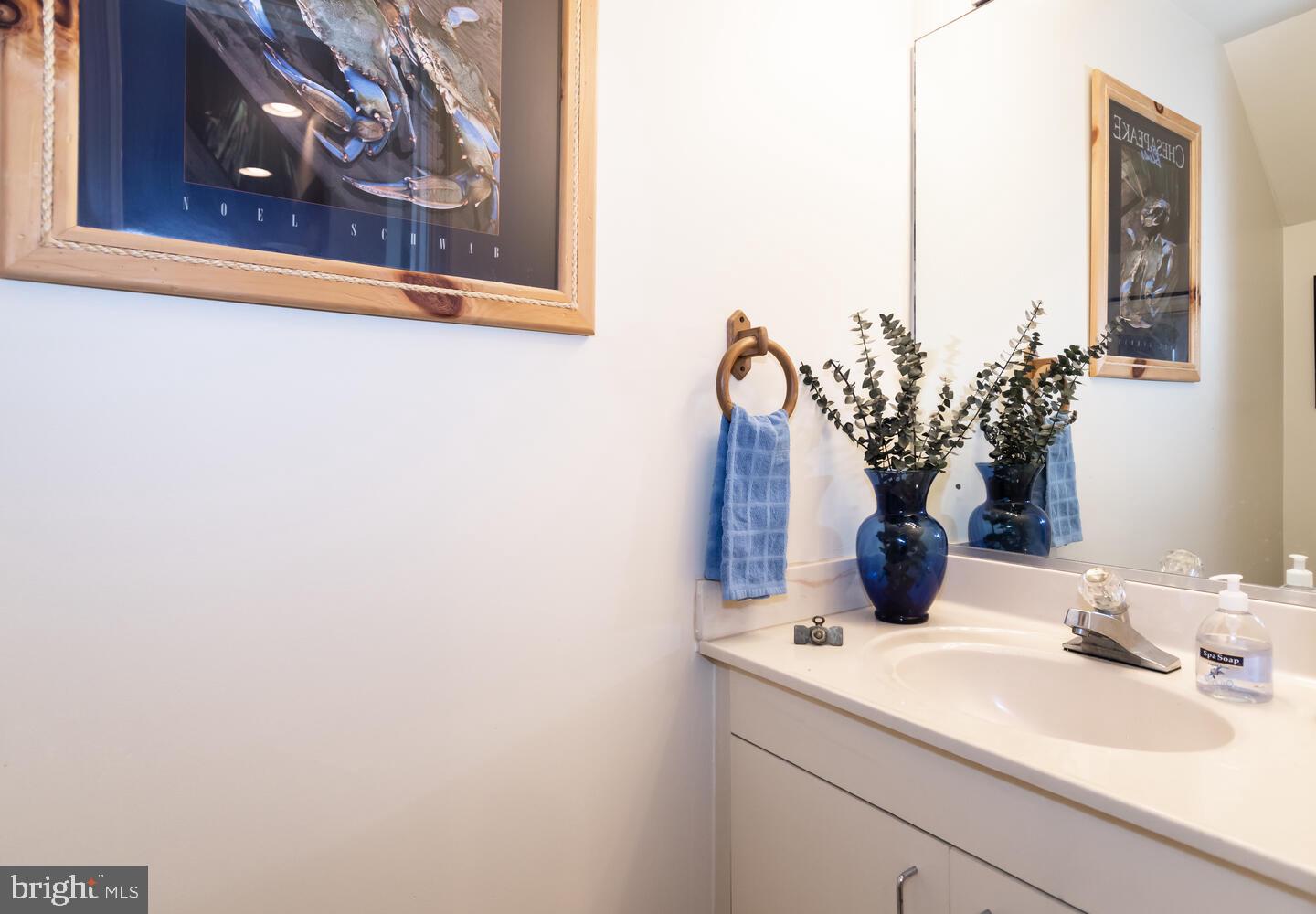 6-B Queen Victoria Way