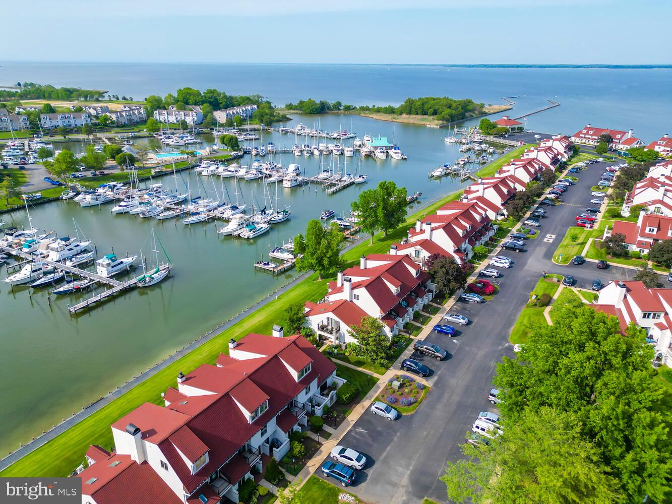 6-B Queen Victoria Way