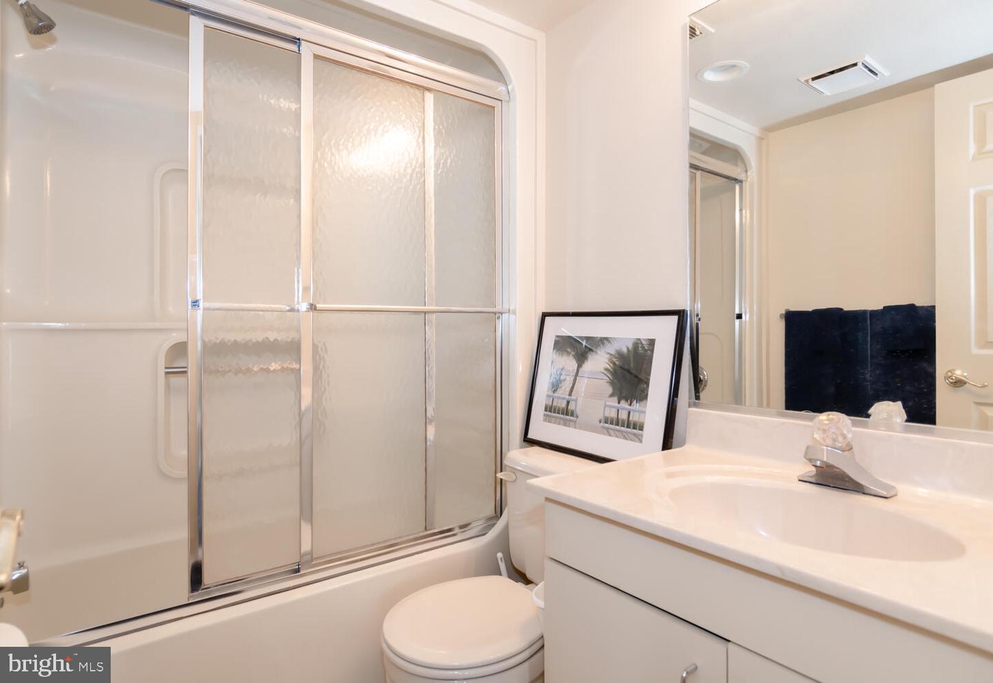 6-B Queen Victoria Way