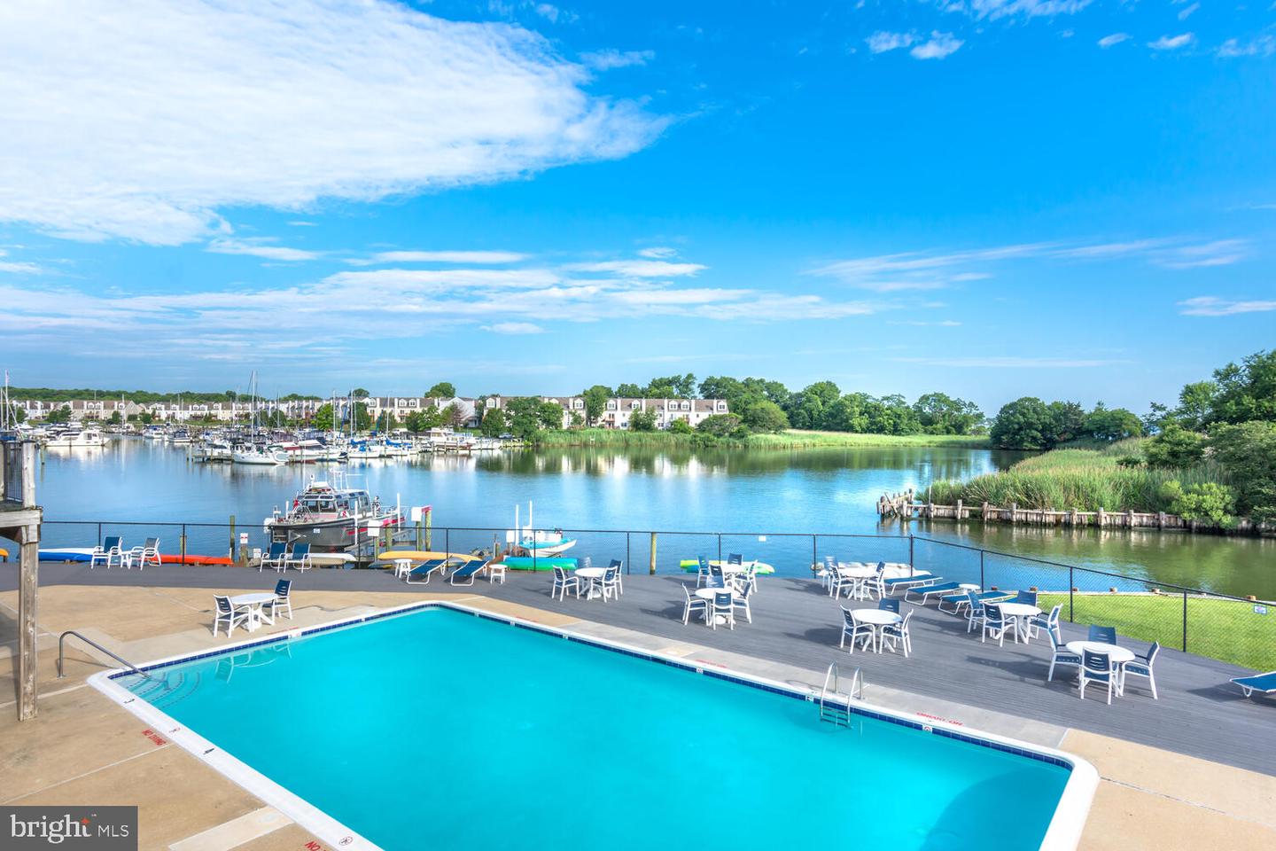 6-B Queen Victoria Way