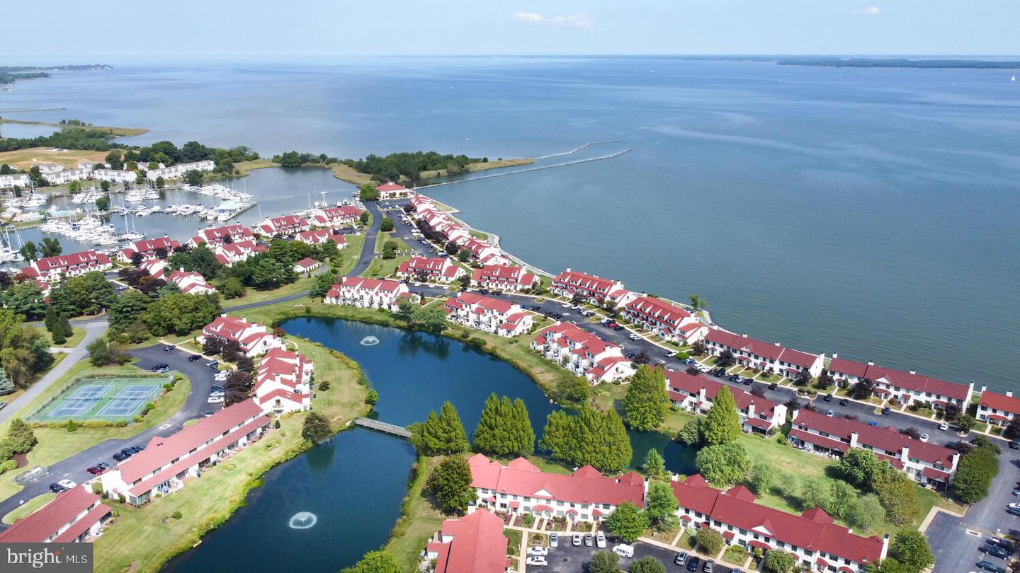 6-B Queen Victoria Way