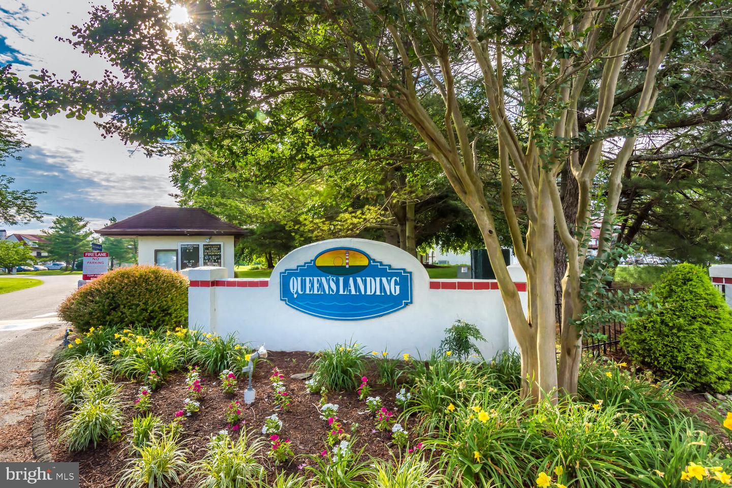 6-B Queen Victoria Way