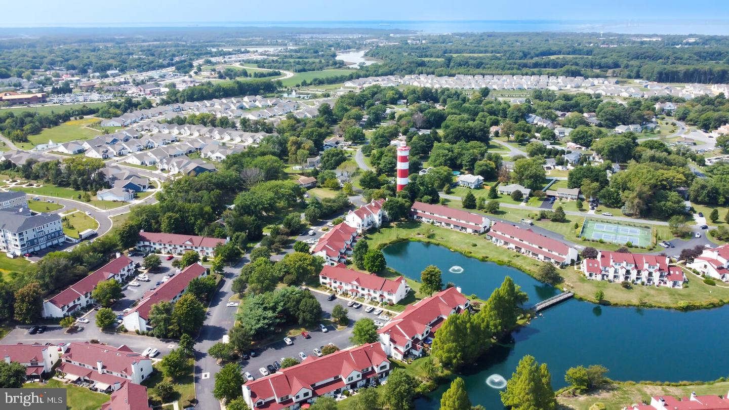 6-B Queen Victoria Way