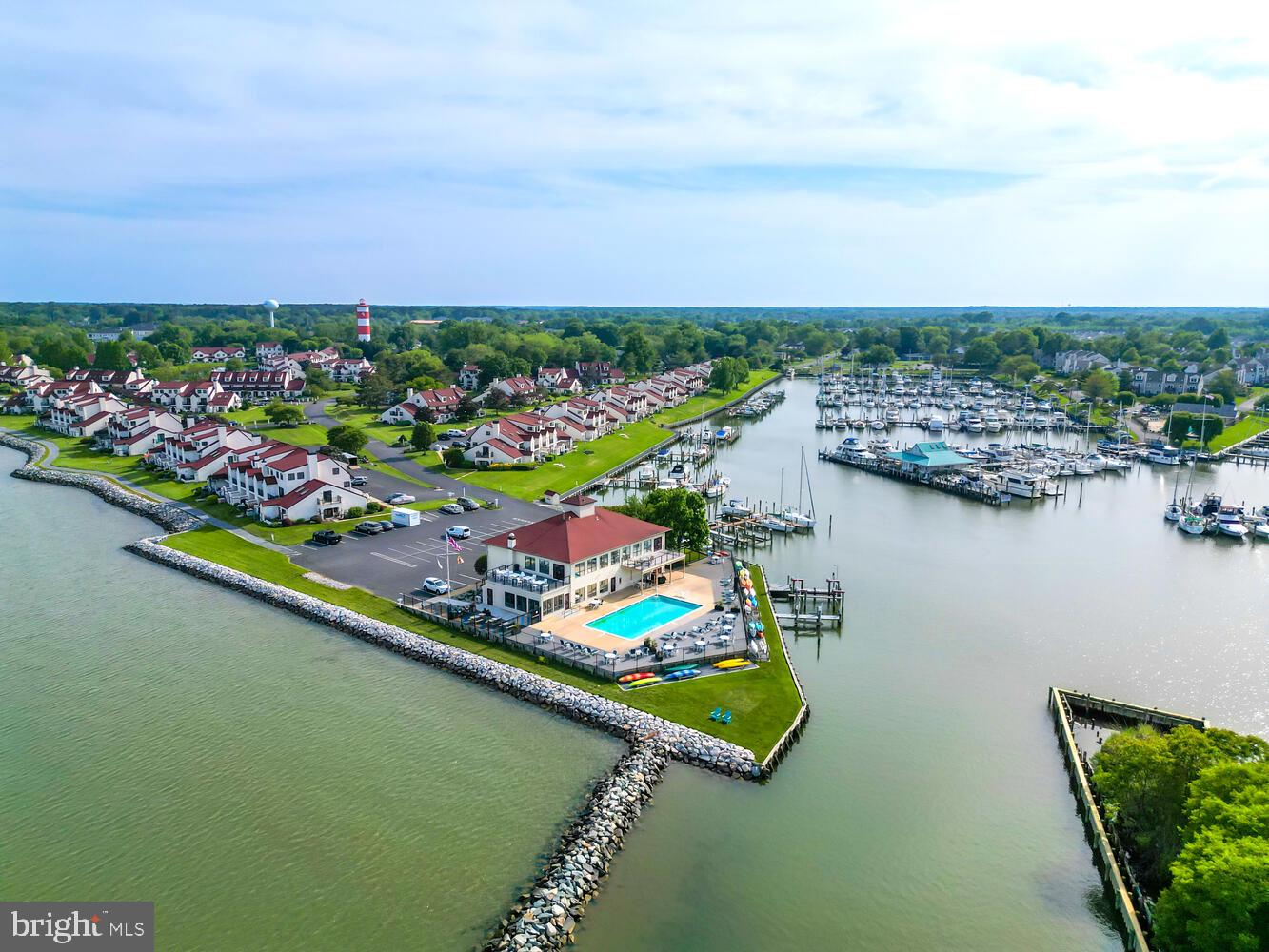 6-B Queen Victoria Way