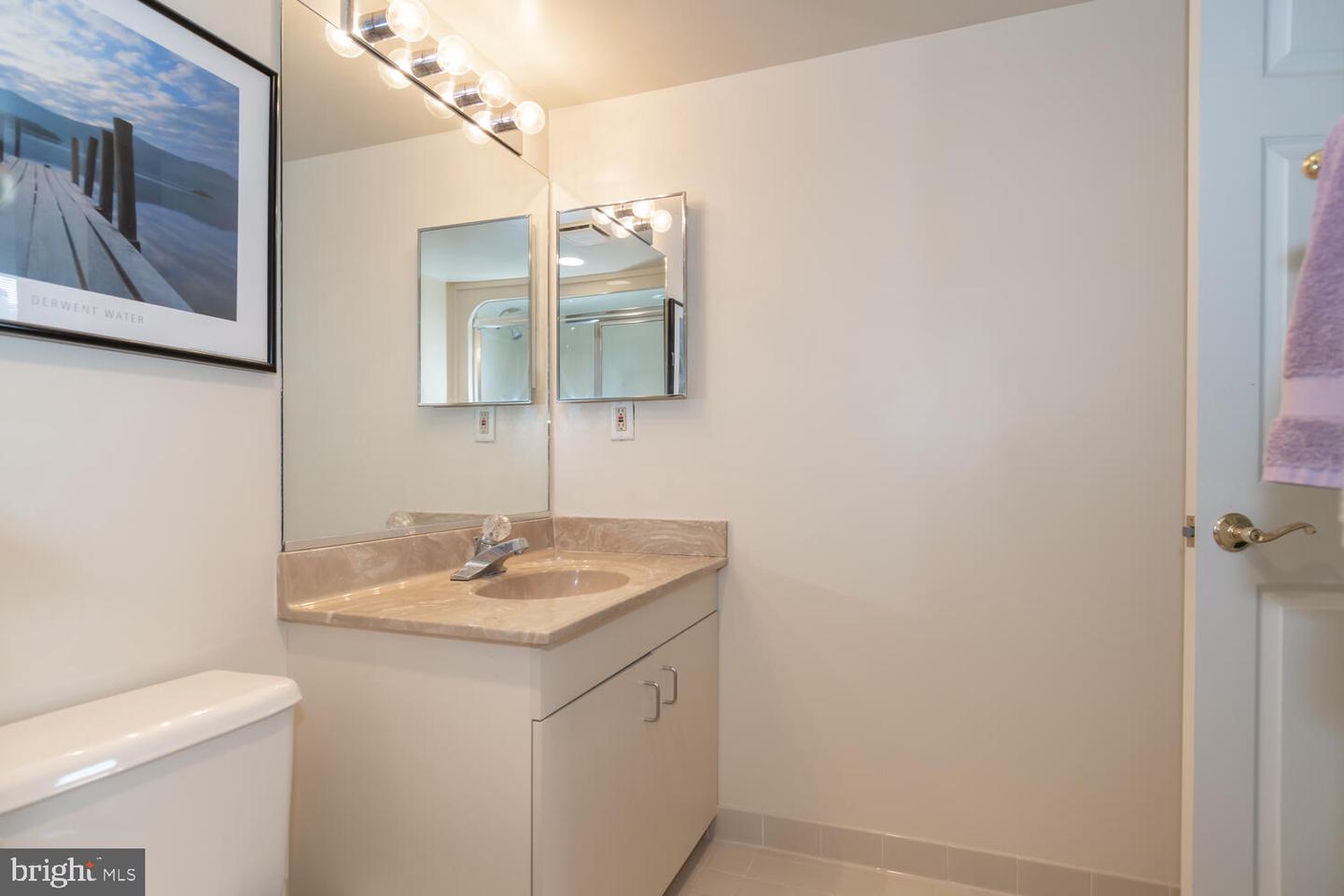 6-B Queen Victoria Way