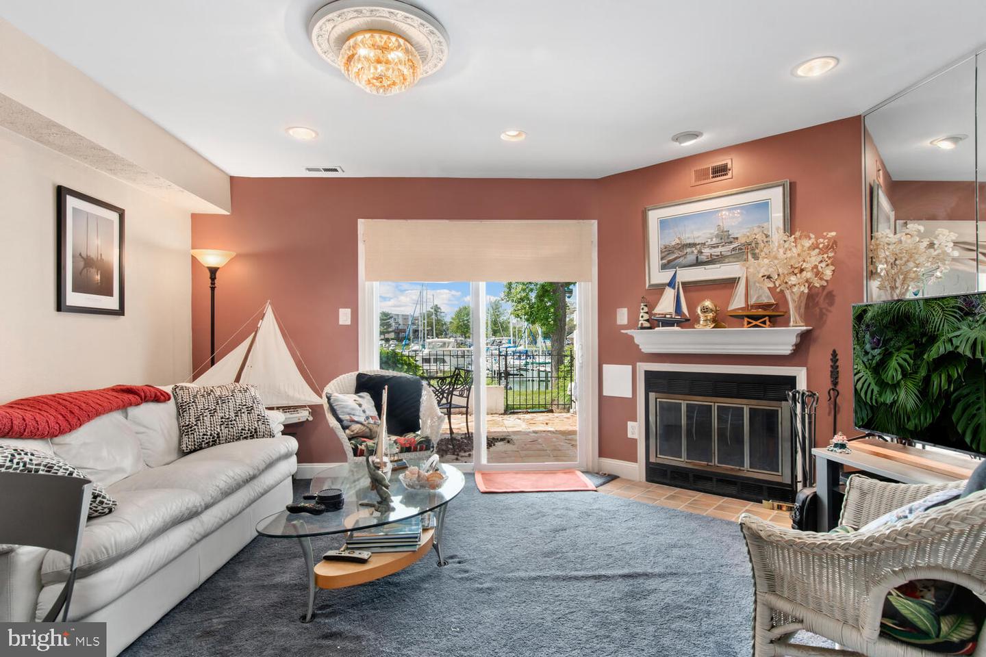 6-B Queen Victoria Way