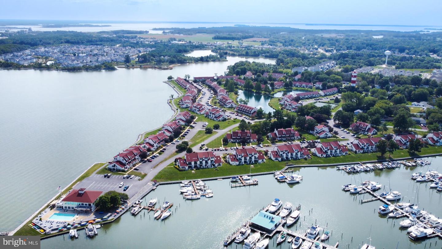 6-B Queen Victoria Way