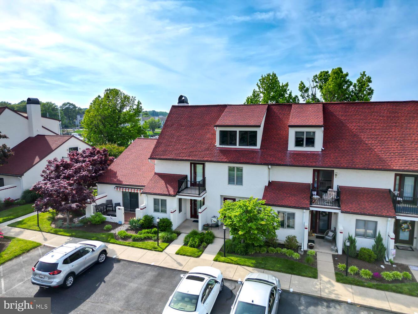 6-B Queen Victoria Way