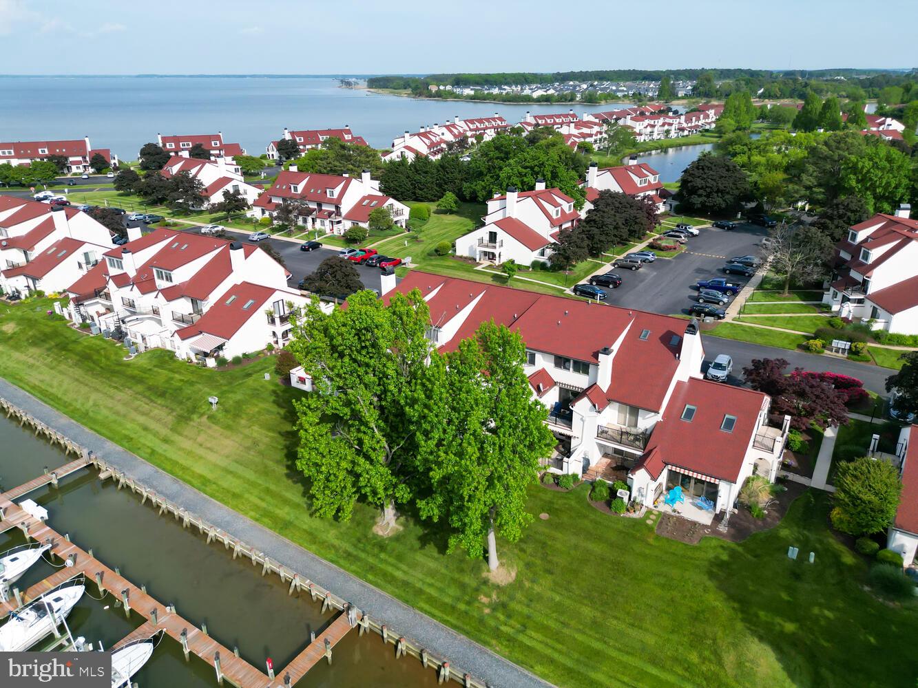 6-B Queen Victoria Way