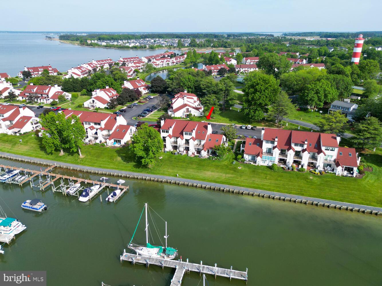 6-B Queen Victoria Way