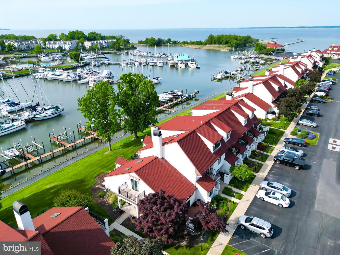 6-B Queen Victoria Way