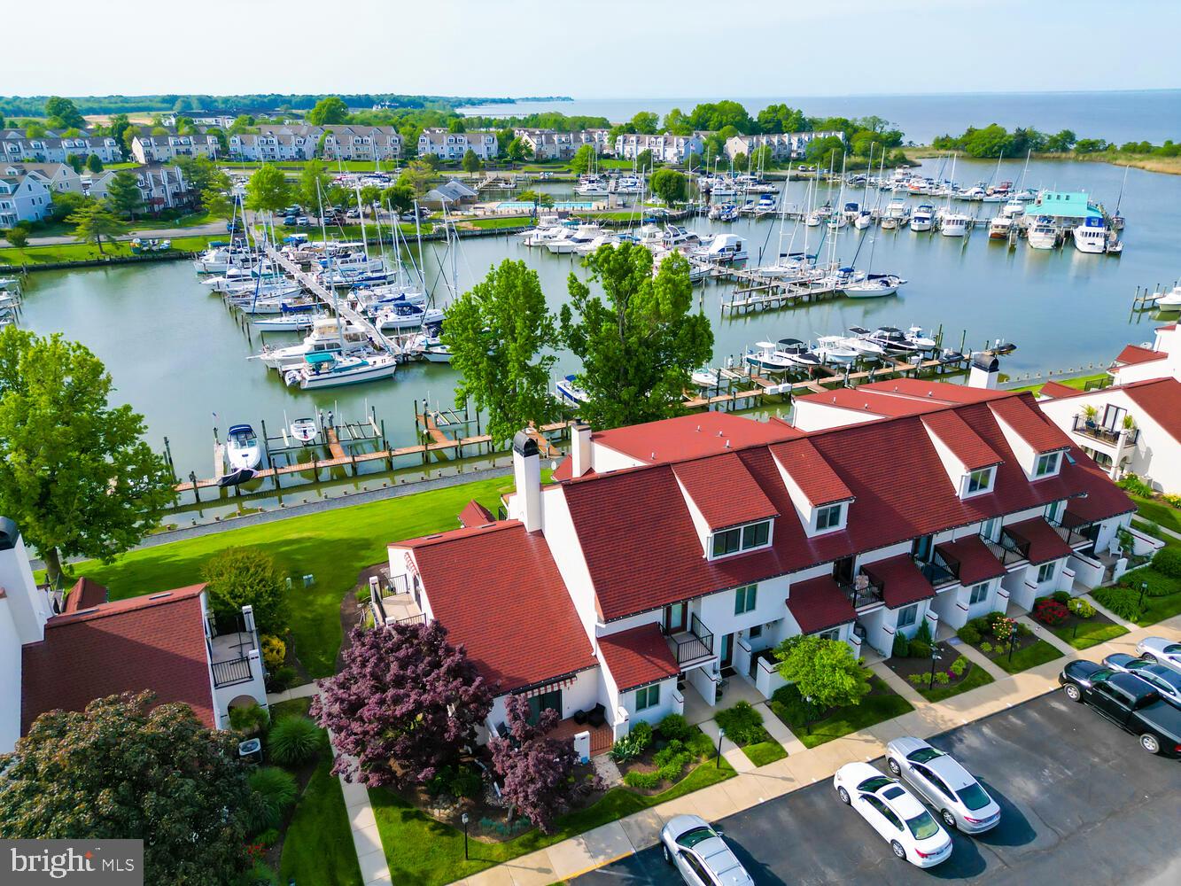 6-B Queen Victoria Way