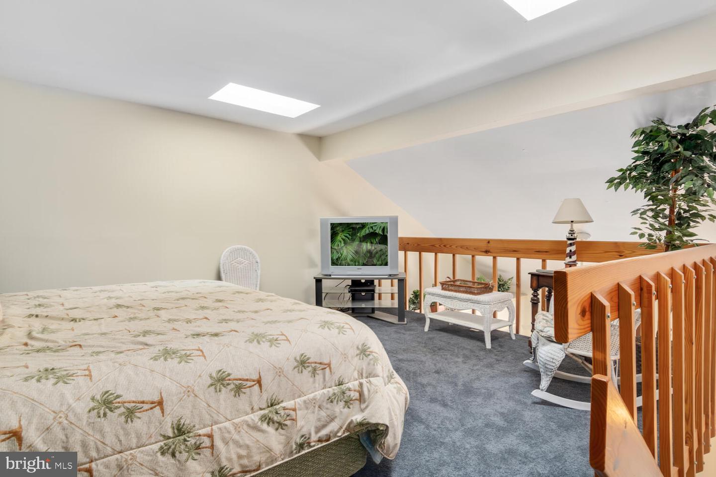 6-B Queen Victoria Way