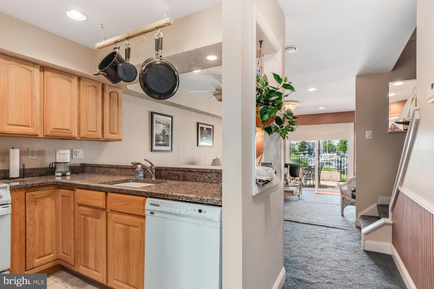 6-B Queen Victoria Way