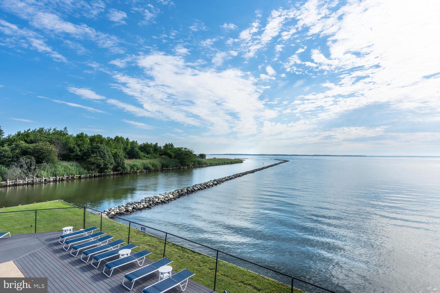 6-B Queen Victoria Way