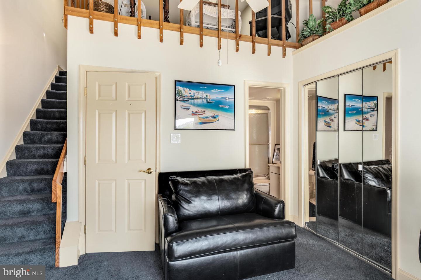 6-B Queen Victoria Way