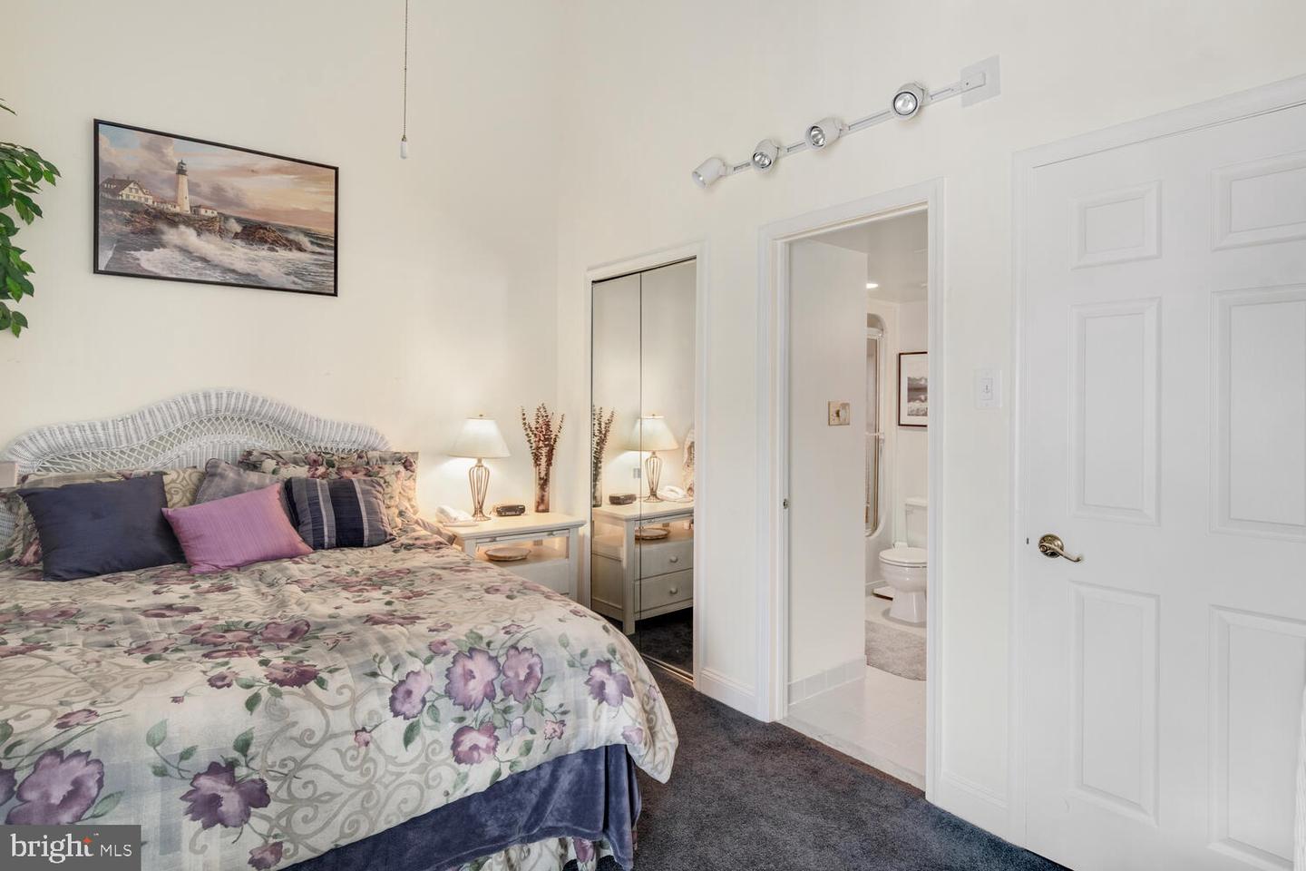 6-B Queen Victoria Way